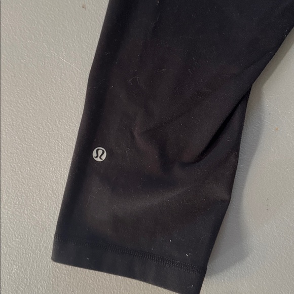 Lululemon size M/L capri leggings - Picture 5 of 5
